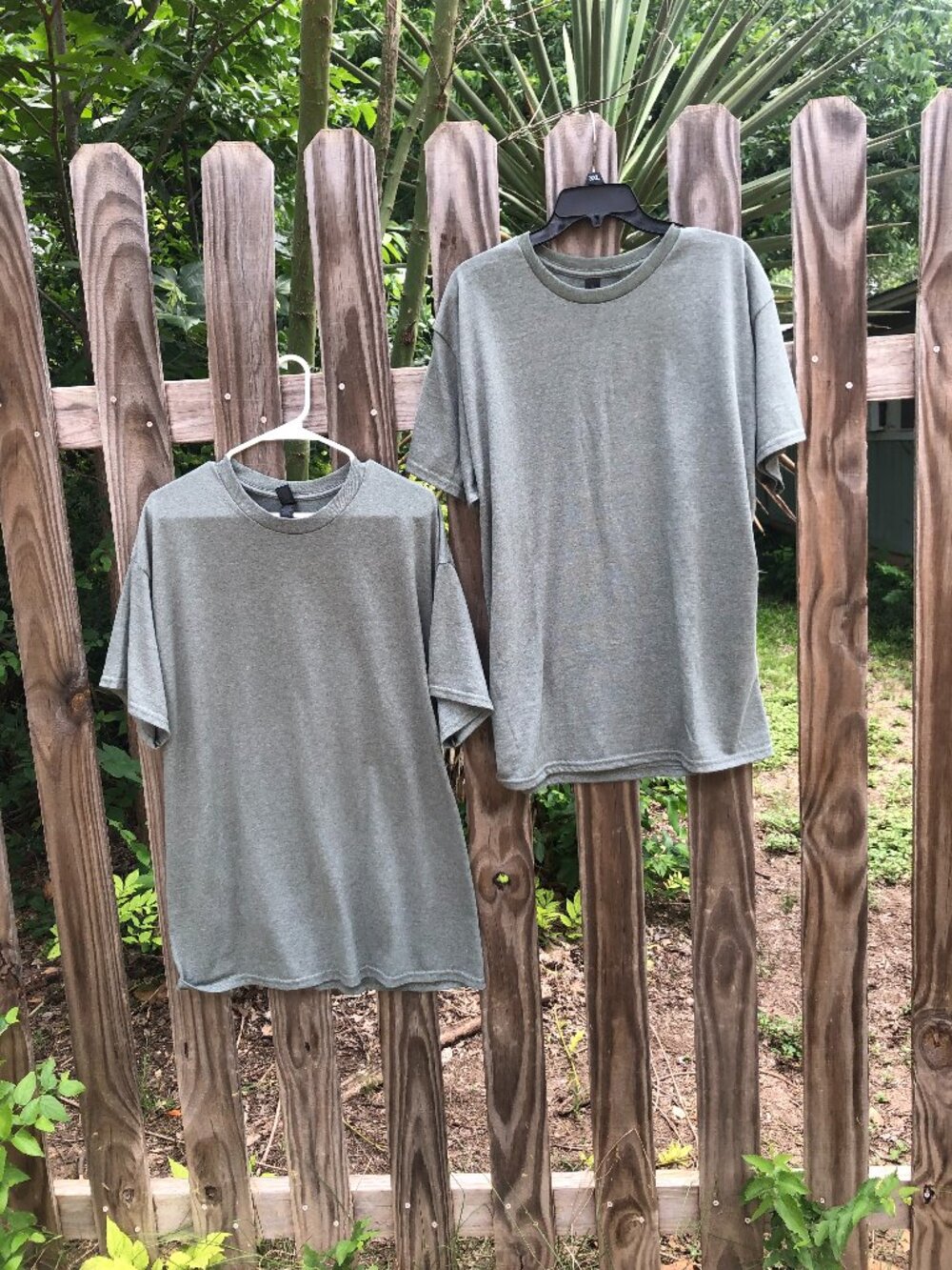 2 Green Gildan T-shirts, size XL and L